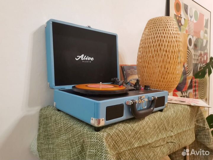 Виниловый проигрыватель alive