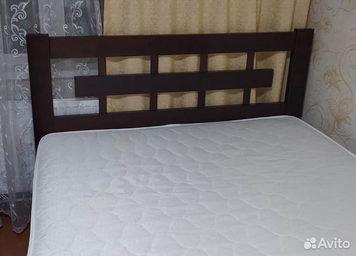 Кровать деревянная 