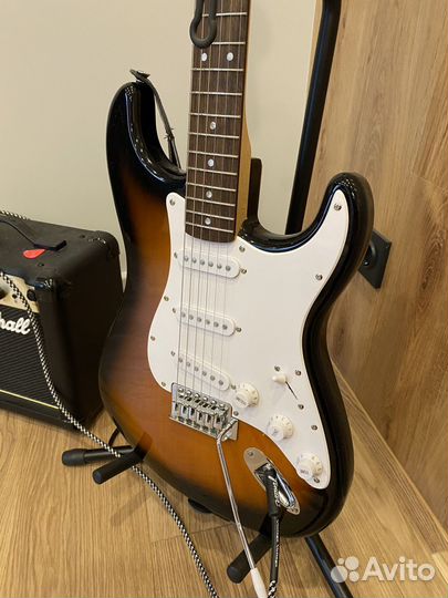 Гитара fender squier + комбо усилить marshall