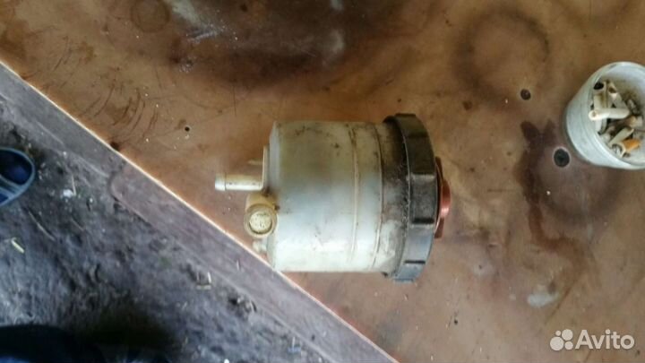 Бачек гидроуселителя аудио 100 43 кузов