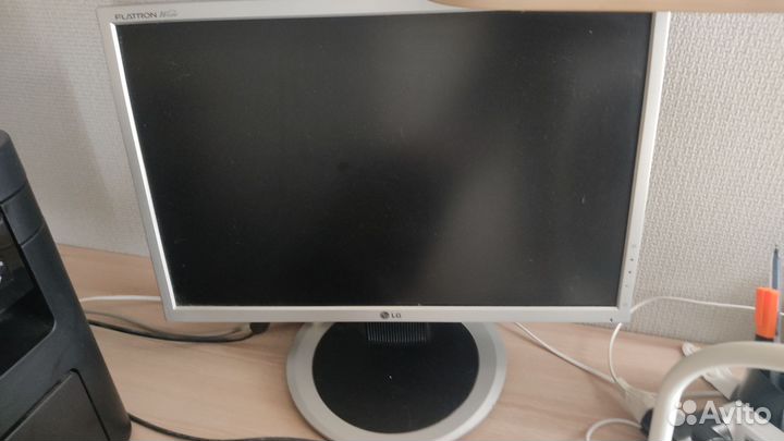 Системный блок и монитор