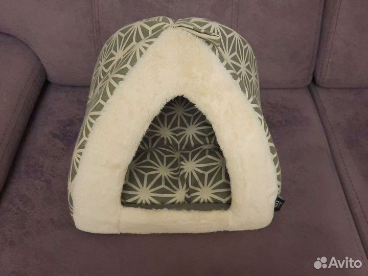 Домик-лежанка для кошки или для маленькой собаки