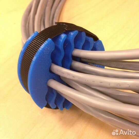 Кабельный органайзер расческа для сетевого кабеля