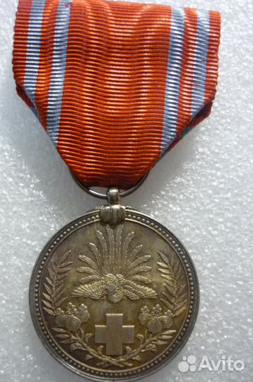 Японская серебрянная медаль красного креста