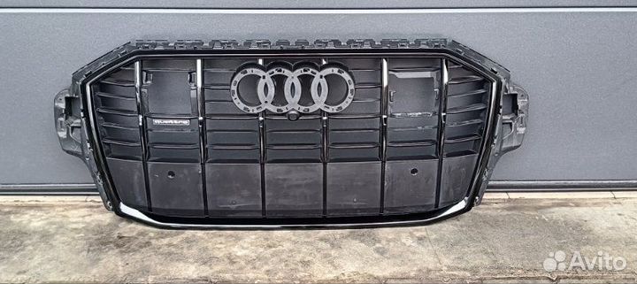 Решетка радиатора Black Audi Q8 4M 2019