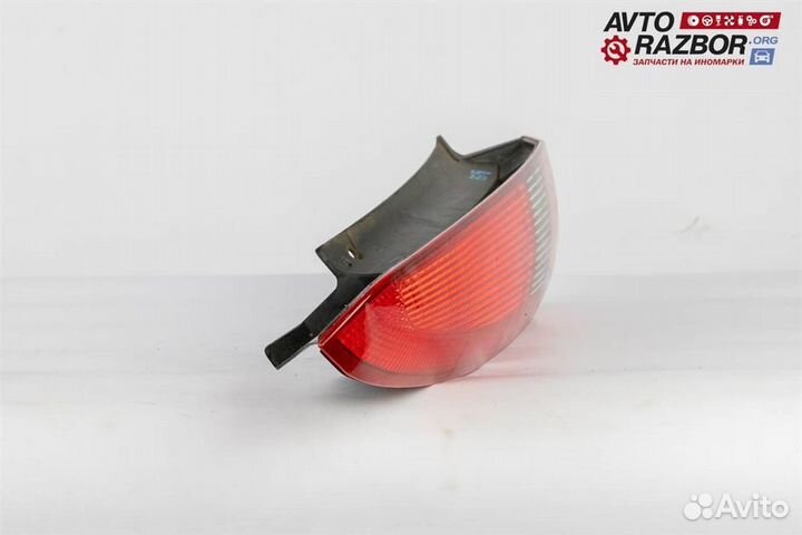 Фонарь задний левый Ford Fusion 2002