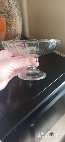 Ваза для конфет на ножке