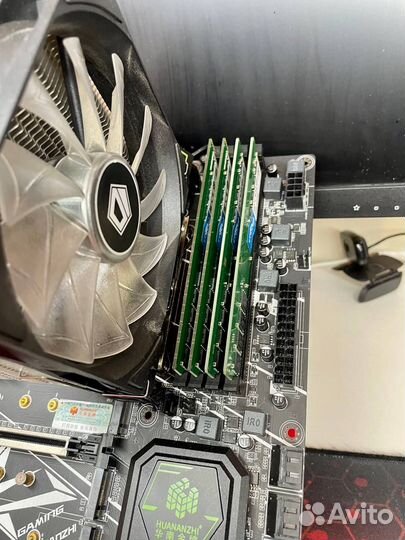 Материнская плата с процессором куллером и памятью