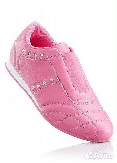 Спортивная женская обувь