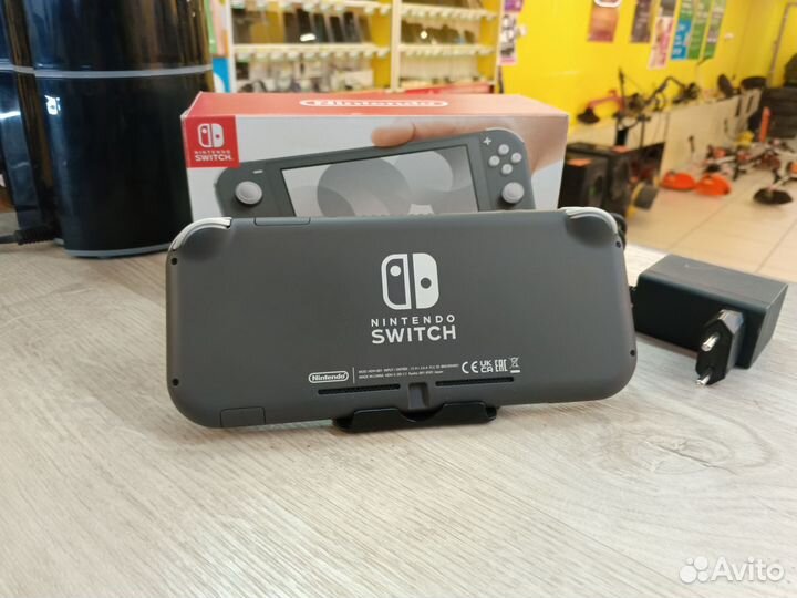 Игровая приставка Nintendo switch lite