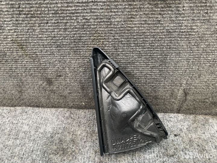 Уголок правый с динамиком Mercedes W211 211 E211