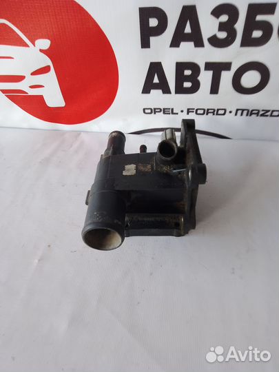 Тройник системы охлаждения Ford Focus 2. 1.8 2