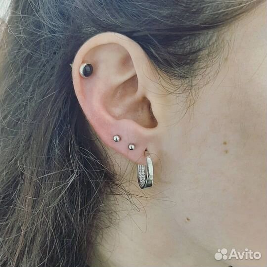 Прокол ушей пистолетом