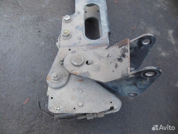 Замки кабины Mercedes Axor Actros Камаз