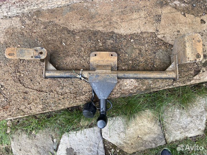 Фаркоп на priora хэтчбек