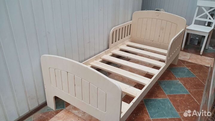 Детская кровать от 3 лет с бортиками