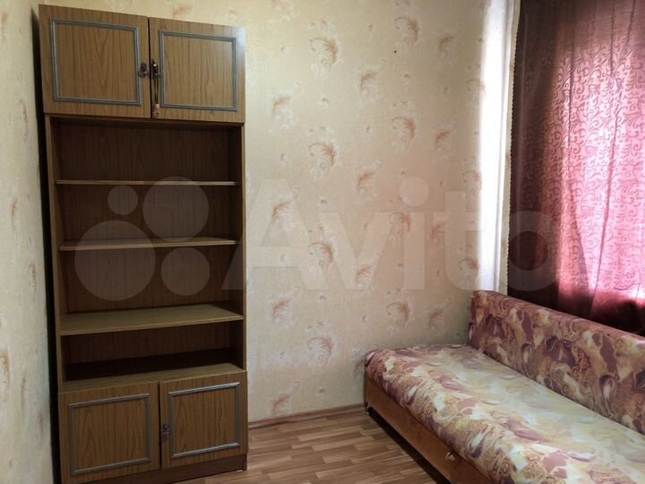 2-к. квартира, 43 м², 1/3 эт.