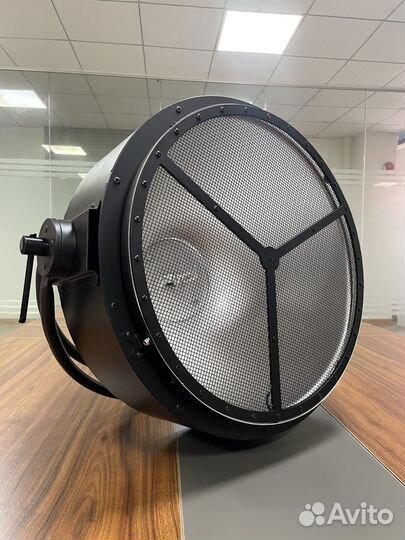 Robe patt ретро световой прибор