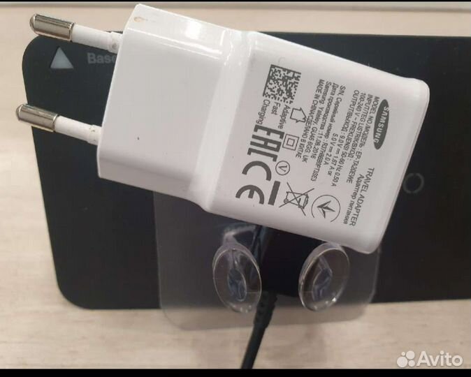 Крючки самоклеющиеся