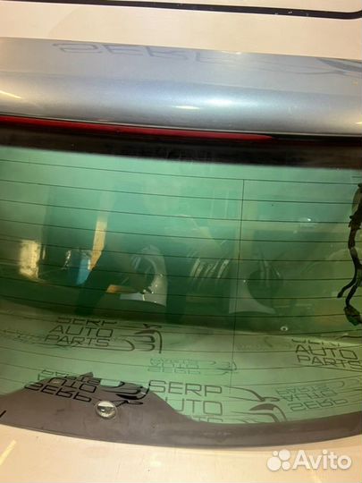 Стекло крышки багажника Volkswagen Touareg 7L 3.2