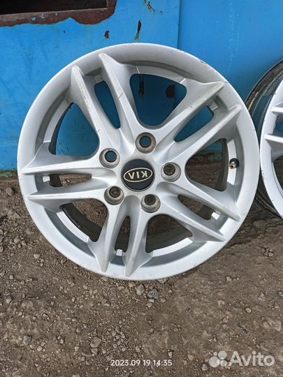 Продам 4 литых дисков