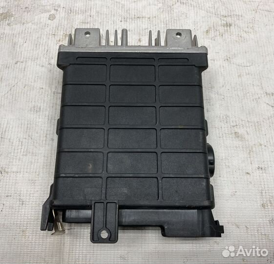 Блок управления двигателем Audi 100 2.3