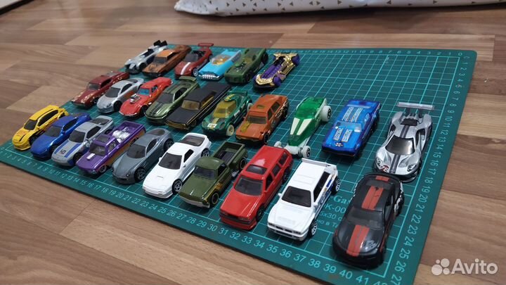 Hot wheels машинки