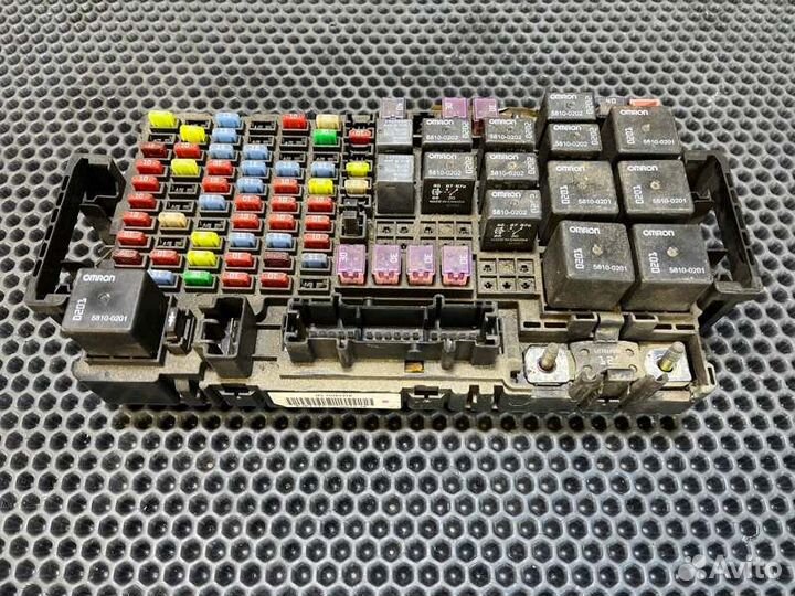 Блок предохранителей Hummer H3