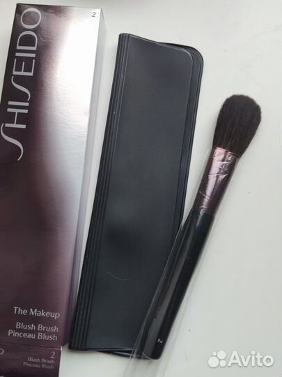 Кисть для румян Shiseido