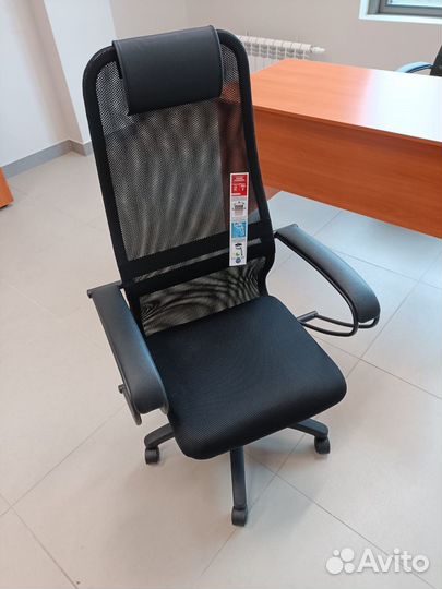 Кресло руководителя директора офисное чёрное