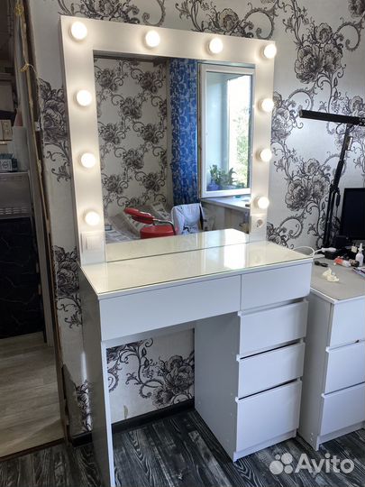 Туалетный столик