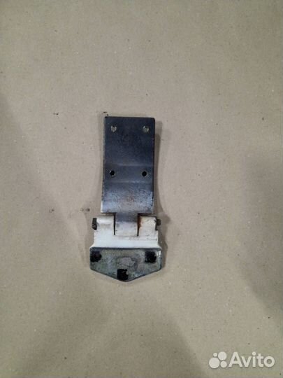 Петля двери передней левой DAF XF 105 2008