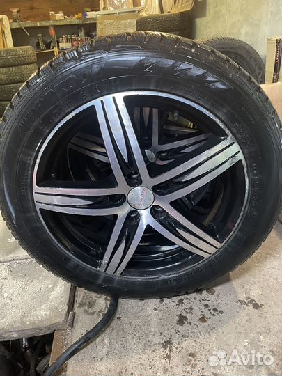 R17 Hankook Winter I'Pike 215/55, PCD 5x114.3 DIA 66.1