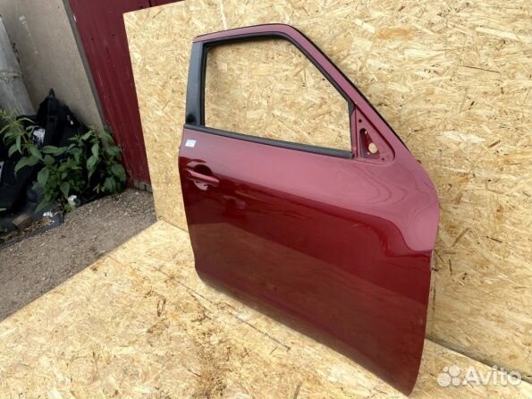 Дверь передняя правая Nissan Juke