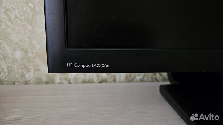 Монитор HP LA2306x