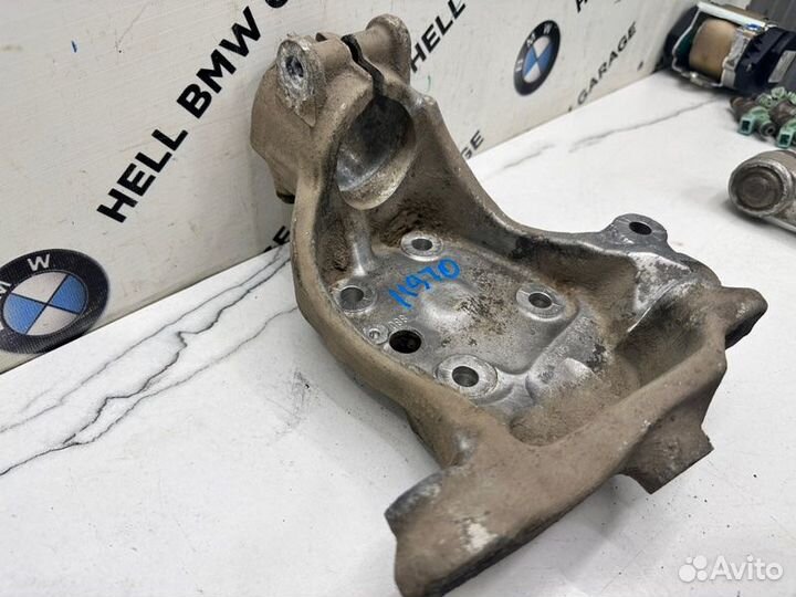 Кулак поворотный правый Bmw 7 E66 2005