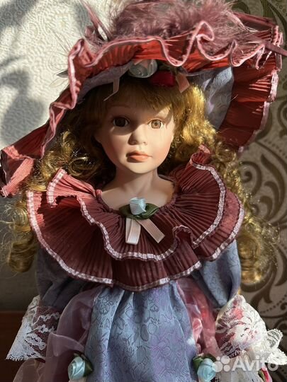 Кукла фарфоровая коллекционная