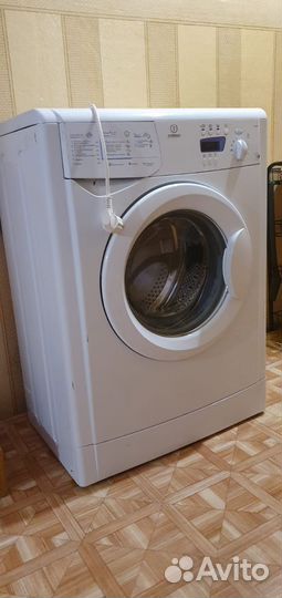 Стиральная машина-автомат Indesit wise 8