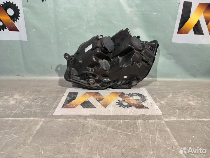 Volkswagen Transporter T6 Фара Правая 30229