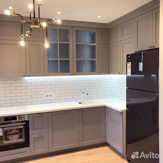 Кухня с пеналом