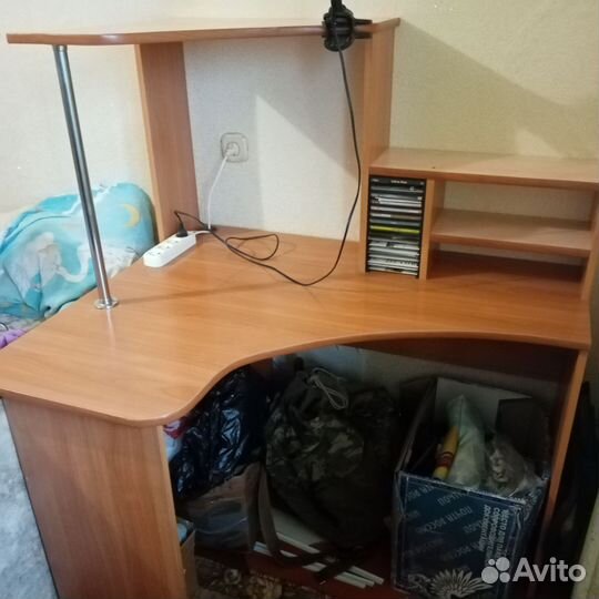 Компьютерный стол