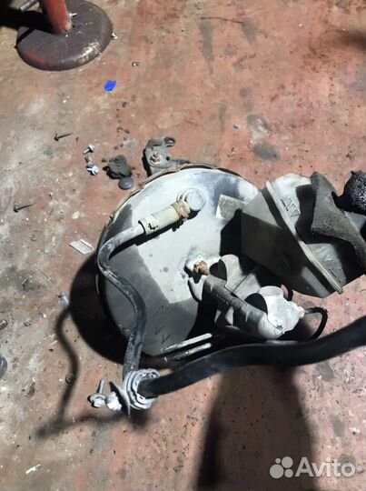 Вакуумник в сборе с гтц Renault Symbol