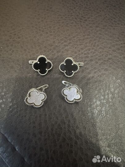 Серебряные серьги две пары