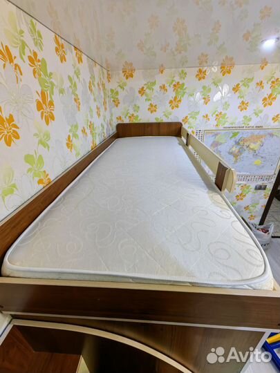 Мебель для детской, кровать-чердак+шкаф+лестница