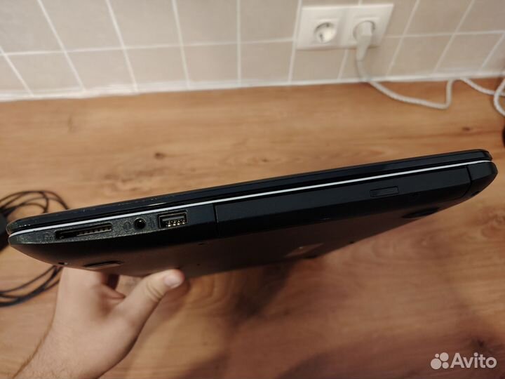 Ноутбук Asus X555L
