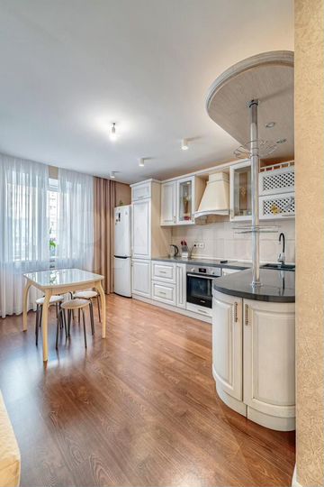 2-к. квартира, 70 м², 4/17 эт.