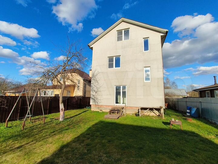 Дом 217 м² на участке 6 сот.