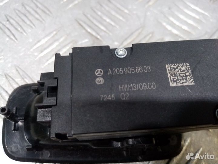 Б/У Кнопка фиксатора стояночного тормоза Me#003