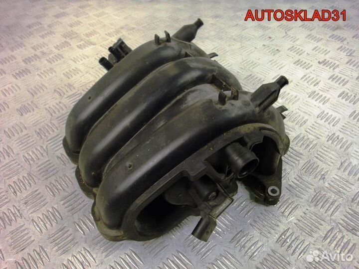 Впускной коллектор Skoda Fabia 03E129711C