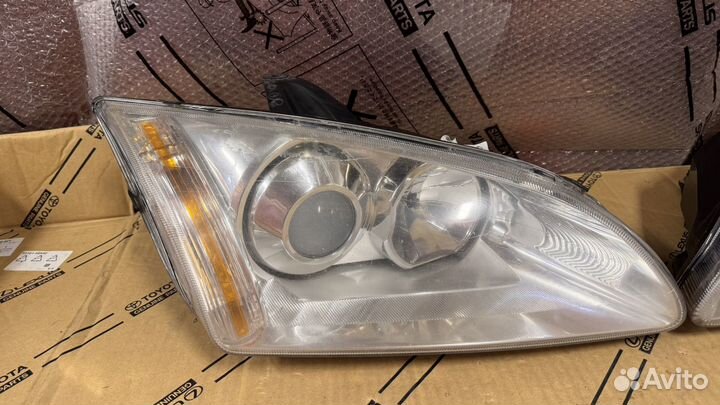Фара передние Ford Focus 2 2005 4M5113W029HB